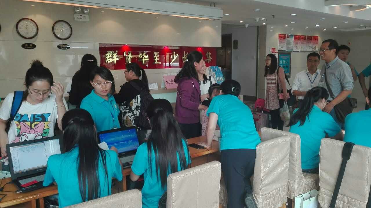 Gzhu student wins first prize in national master students teaching